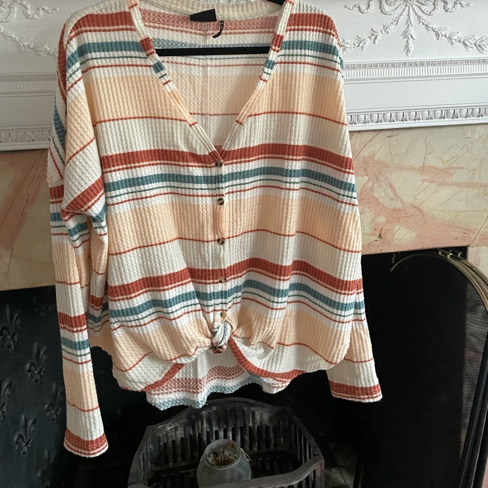 Cute comfy high low long sleeve shirt
